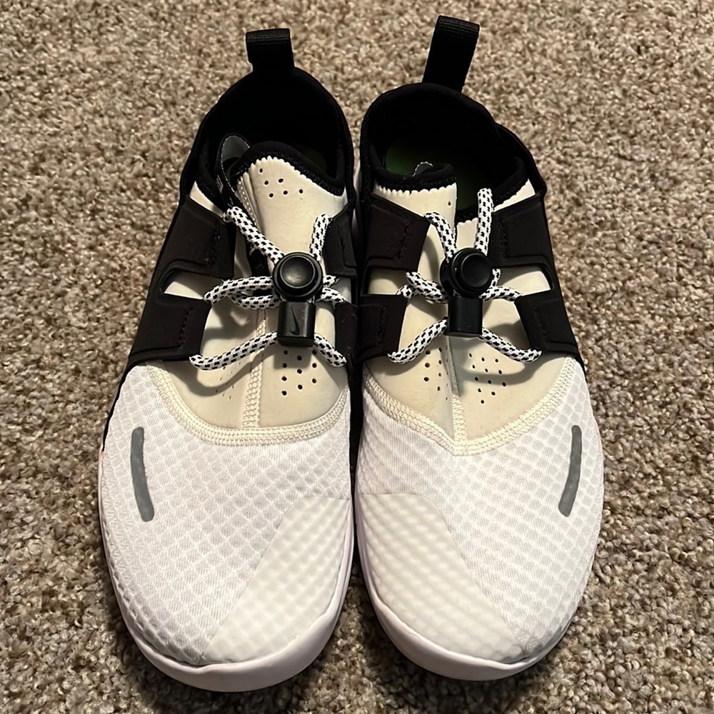 Nike slip on sneaker